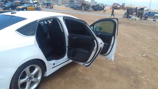 FORD FUSION image 10