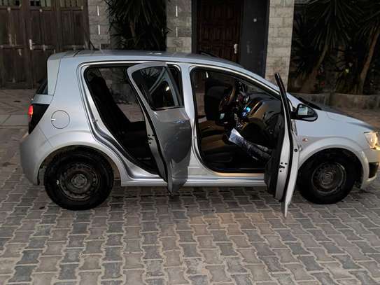 Chevrolet Aveo 2013 image 4