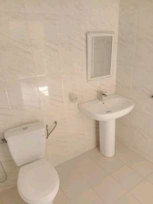 Immeuble R+2 avec jardin à louer (whatsapp uniquement) image 6