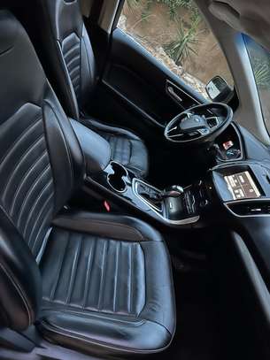 Ford edge SEL image 5