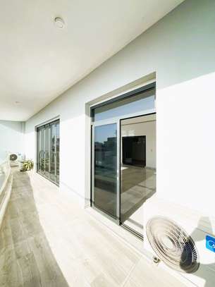 magnifique f4 de standing avec piscine image 3
