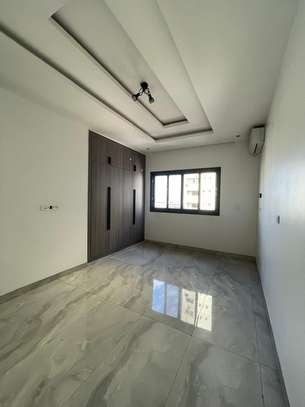 F4 neuf à louer au plateau image 10