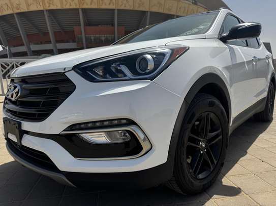 Hyundai Santa Fe 2018 image 1