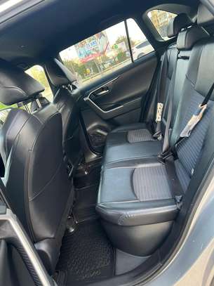 Toyota RAV4 2022 image 10