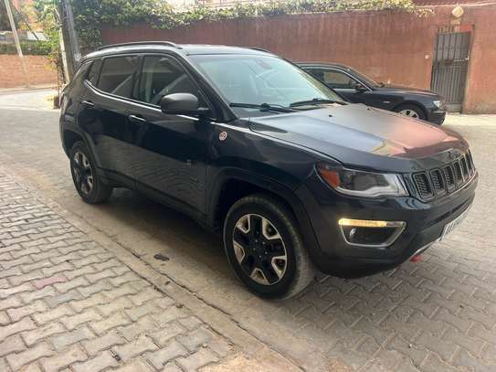 Jeep Cherokee image 10