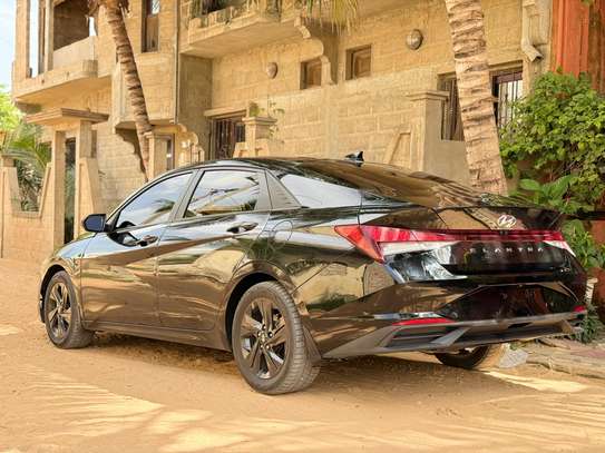 A vendre Hyundai Elantra image 14