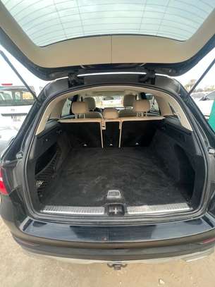 Mercedes-Benz GLC 300 image 9