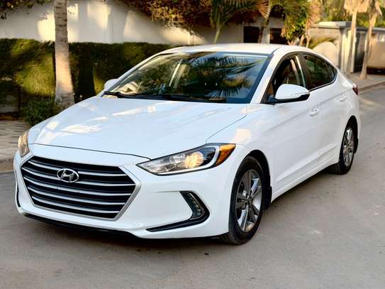 HYUNDAI ELANTRA image 8