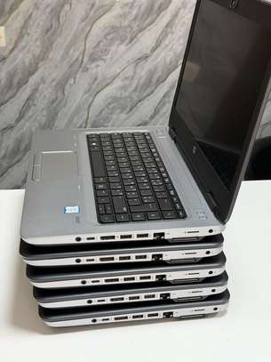 HP portable gris argenté performance et mobilité image 3