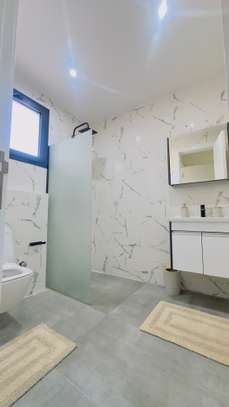 Appartement meublé neuf au Point E au 4e étage image 10