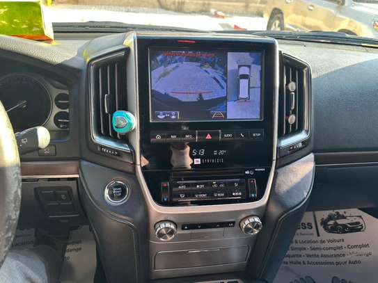 TOYOTA LAND CRUISER VX-R V8 image 7