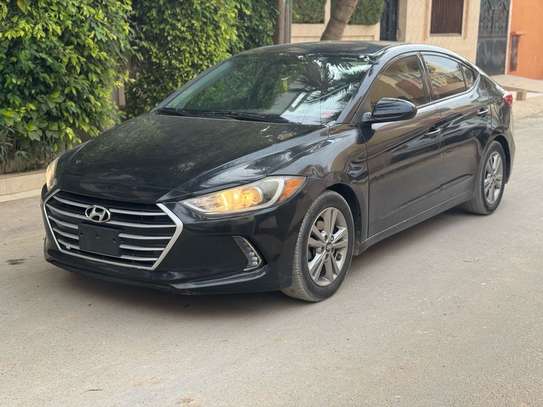 Hyundai Elantra image 2