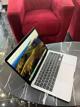 MacBook Pro 2020 1tera image 3