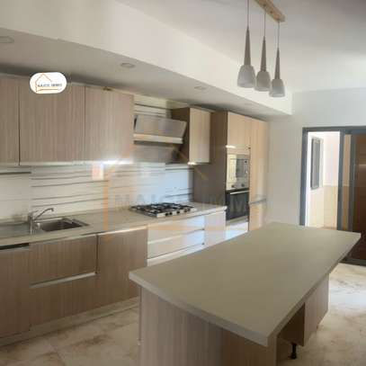 Appartement F4 Haut Standing à Louer – Point E image 3