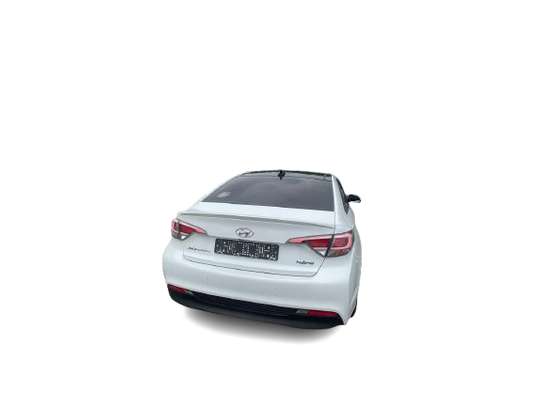 Hyundai Sonata 2017 image 2