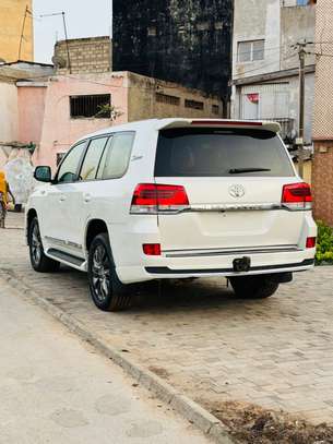 TOYOTA LAND CRUISER 2016 image 6