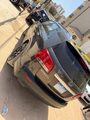 kia sorento image 2