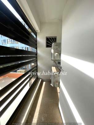 Appartement à louer au point E image 5