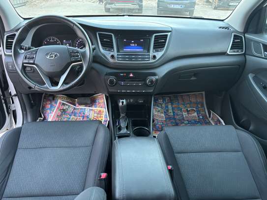HYUNDAI TUCSON  4x4 image 11