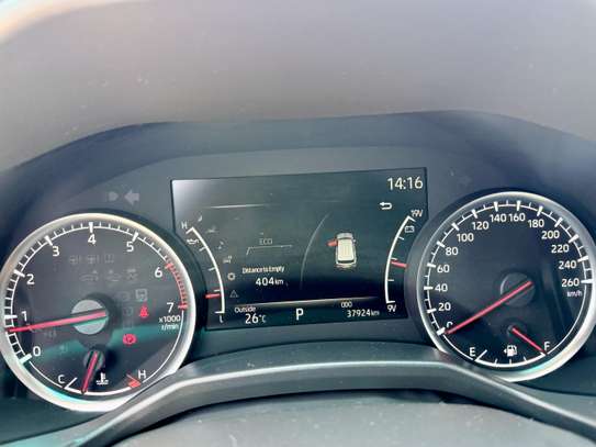 Toyota Land Cruiser LC 300 image 8