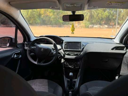 Peugeot 208 2017 image 3