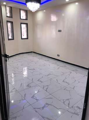 LUXUEUX APPARTEMENT T4 image 5