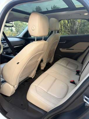 Jaguar F-Pace 2018 image 13