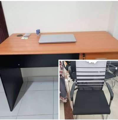 Table bureau et Chaise image 1