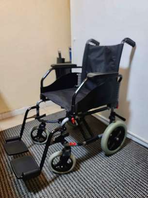 Fauteuil Roulant -  passe-partout image 1