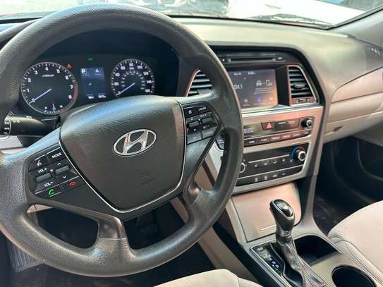 Hyundai Sonata annee 2016 venant image 9