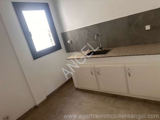 Ref_2785_GL  Appartement à louer au point E. image 5