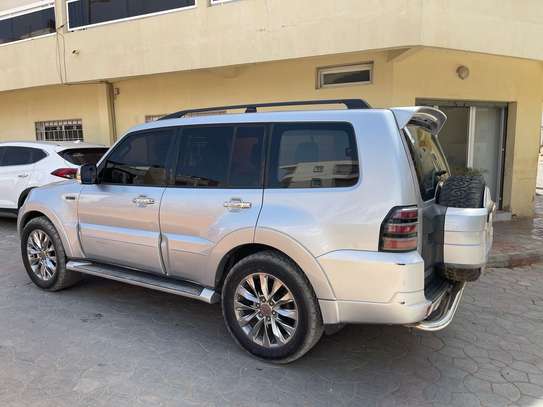 mitsubishi pajero image 9