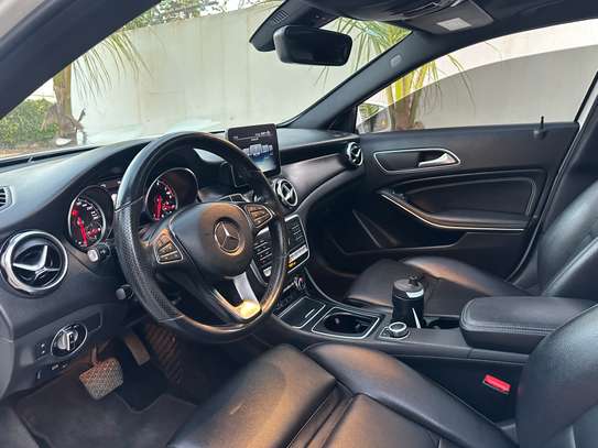 Mercedes GLA 250 image 8
