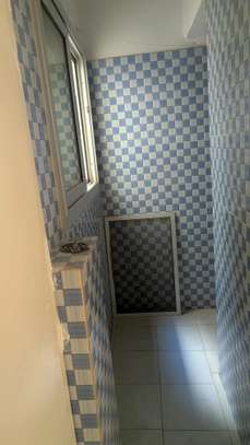 A louer un grand studio 1etage image 4