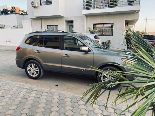 Hyundai santa fe image 4