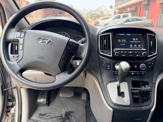 HYUNDAI STAREX 🔘 Année :   2017 image 7