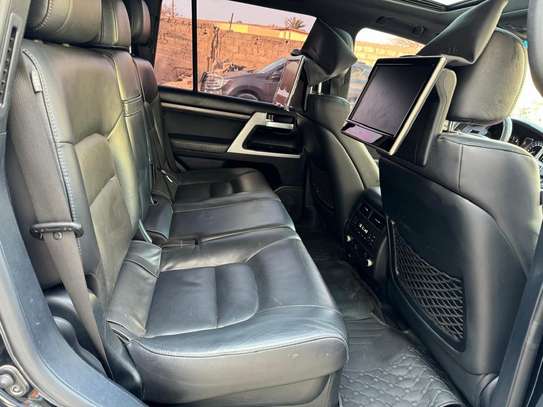 Toyota Land Cruiser 2018 image 15