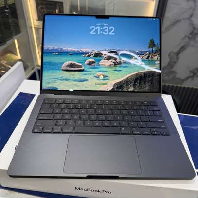 MacBook Pro M4 14 Pouces Ram 16Go SSD 512Go Neuf image 7