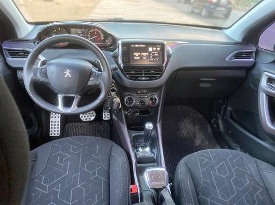 Peugeot 2008 2016 image 8