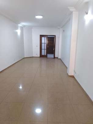 Appartement F4 haut standing à louer à Dakar plateau image 3