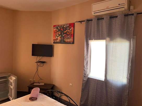 Saly chambre meuble avec salle de bain accès piscine image 5
