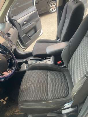 Mitsubishi outlander 2015 7 Places image 8