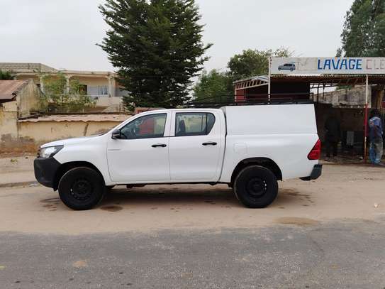 Toyota hilux image 8