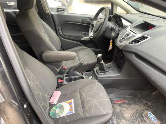 Ford fiesta manuel essence 2013 image 4