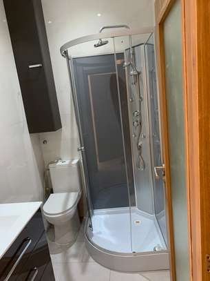 Tres bel Appartement à louer à Ngor image 14
