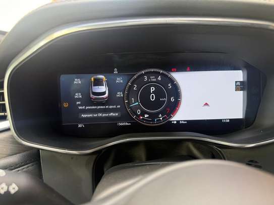 Jaguar F-Pace 2021 Gris Métallisé SUV Puissant image 9