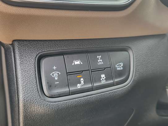 Hyundai santafe 2.0L image 5