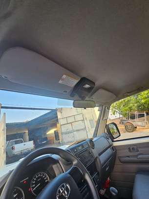 Toyota Land cruiser hzj79L 2024 image 3