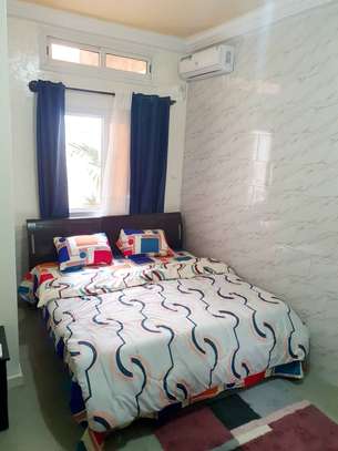 Levy, Apart F2 avec Cour Privé, spacieux, lumineux image 6