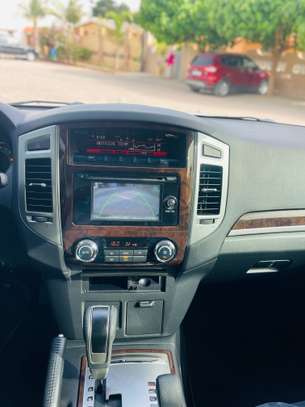Mitsubishi pajero image 5